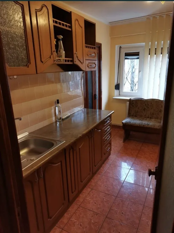 Vand Apartament 3 camere decomandat Garii - Imaginea 1
