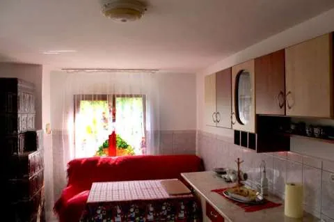vand/schimb casa albestii de muscel - Imaginea 1