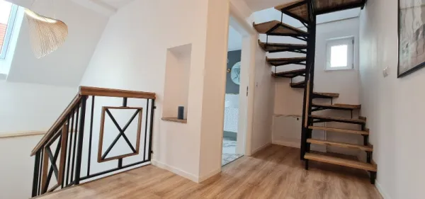 Proprietar vand vila la cheie 351mp construiti , 7 camere, Turnisor intrare 362. 000 euro - Imaginea 1