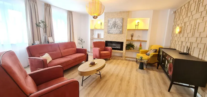 Proprietar vand vila la cheie 351mp construiti , 7 camere, Turnisor intrare 362. 000 euro - Imaginea 2