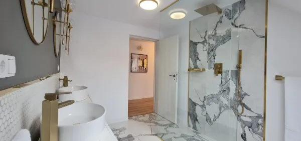 Proprietar vand vila la cheie 351mp construiti , 7 camere, Turnisor intrare 362. 000 euro - Imaginea 5