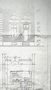 Proprietar vind , central , casa cu 2 apartamente