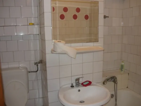Apartament 4 camere, decomandat, 94mp, Stefan cel Mare, 165. 000euro - Imaginea 10