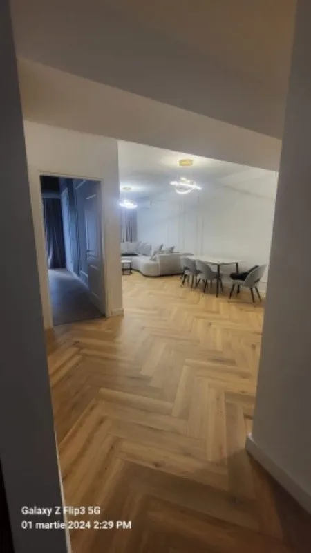 Inchiriez apartament 2 camere semidecomandat, Pipera, 71 mp, 950euro - Imaginea 5
