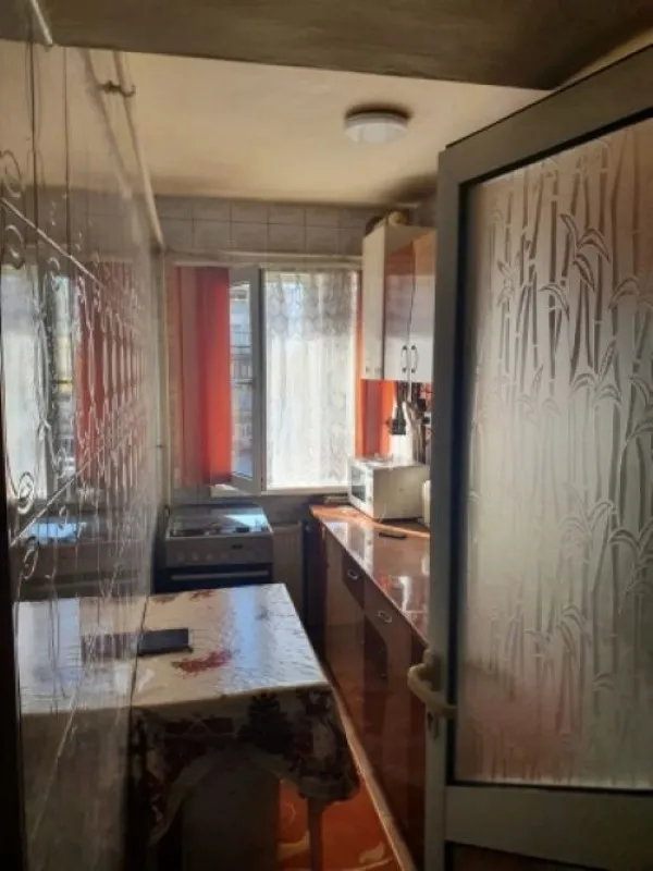 Apartament 2 camere, 48mp, Targu Jiu, zona Spiru Haret, 67. 000euro - Imaginea 1