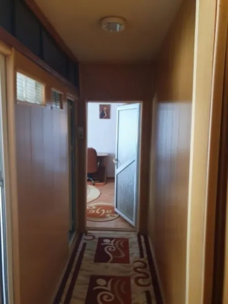 Apartament 2 camere, 48mp, Targu Jiu, zona Spiru Haret, 67. 000euro - Imaginea 2