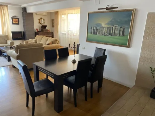 Inchiriez apartament 4 camere, decomandat, 200mp, Aviatorilor, 2. 300euro - Imaginea 4