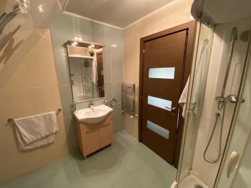 Inchiriez apartament 4 camere, decomandat, 200mp, Aviatorilor, 2. 300euro - Imaginea 10