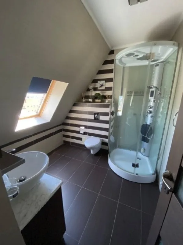 Inchiriez apartament 4 camere, decomandat, 200mp, Aviatorilor, 2. 300euro - Imaginea 11