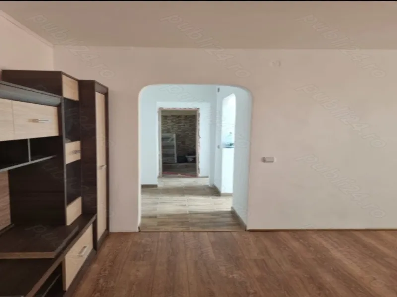 Apartament cu 2 camere in Cartier Pacii la etajul 3 - Imaginea 2