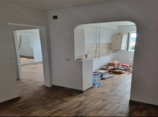 Apartament cu 2 camere in Cartier Pacii la etajul 3 - Imaginea 3