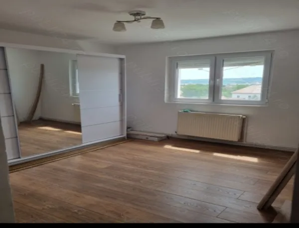 Apartament cu 2 camere in Cartier Pacii la etajul 3 - Imaginea 5