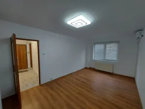 Garsoniera de inchiriat - Ideala pentru sediu firma!