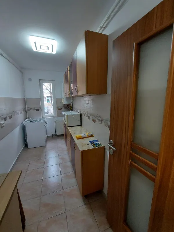 Garsoniera de inchiriat - Ideala pentru sediu firma! - Imaginea 3