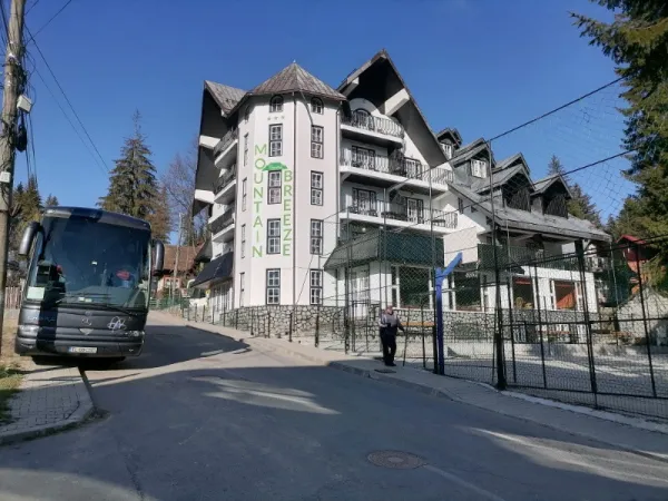 Excursie  cu Autocarul  la Munte pe Valea Prahovei - Sejur de 1 zi - Imaginea 1