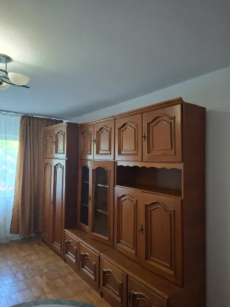 Inchiriez apartament 2 camere - Imaginea 2