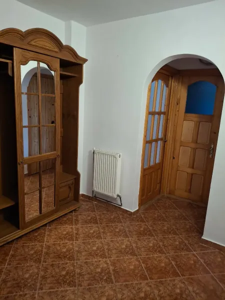Inchiriez apartament 2 camere - Imaginea 4