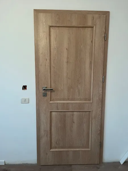 Montez usi de interior, usi metalice, usi si geamuri pvc - Imaginea 1