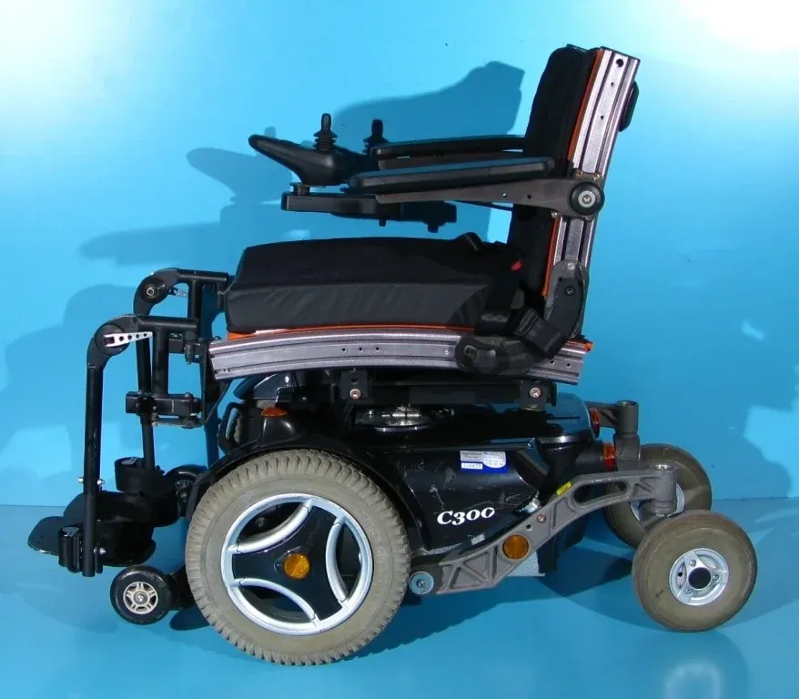 Carucior electric Permobil C300 - 6 km h - Imaginea 1