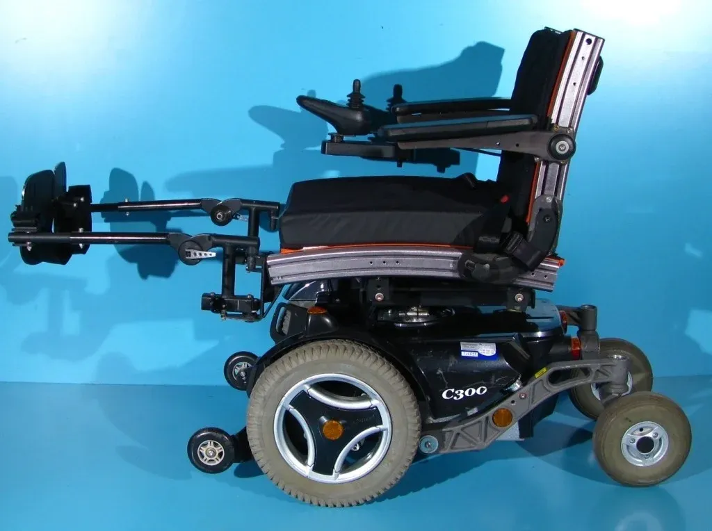 Carucior electric Permobil C300 - 6 km h - Imaginea 2