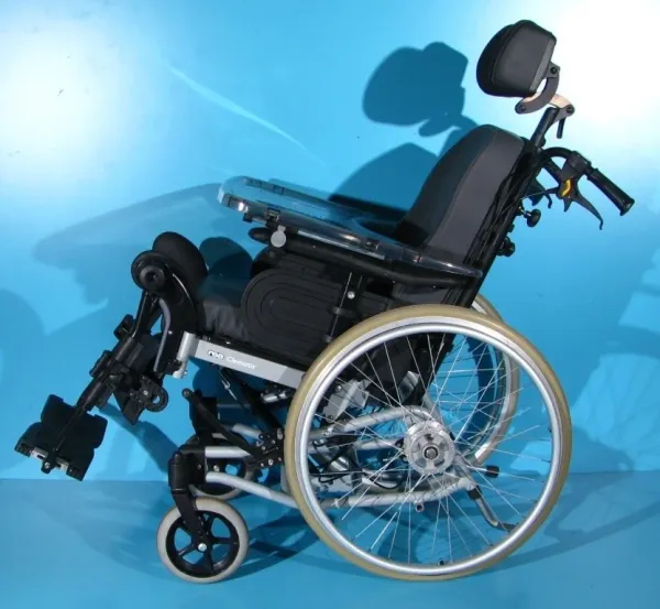 Scaun cu rotile Invacare latime sezut 36 cm - Imaginea 3