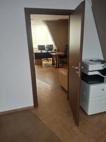 Inchiriez spatiu de birouri, zona Metrou Brancoveanu, 260mp, 9euro mp - Imaginea 2
