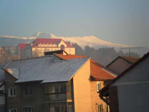 Apartament 3 camere, Petrosani Nord, mobilat modern, 64 mp, spatios, termopane, parchet la - Imaginea 1