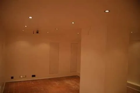 Meseriasi gresie faianta, tapet parchet, renovari apartamente - Imaginea 1