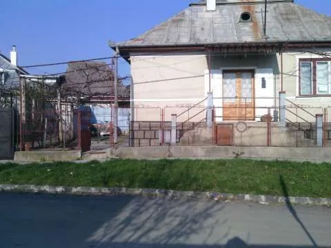 Vind casa cu curte si gradina in Turda ( Bai) - Imaginea 2
