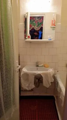 Proprietar vand apartament 2 camere cu centrala pe gaz. Zona Universitatii Dragan! - Imaginea 5