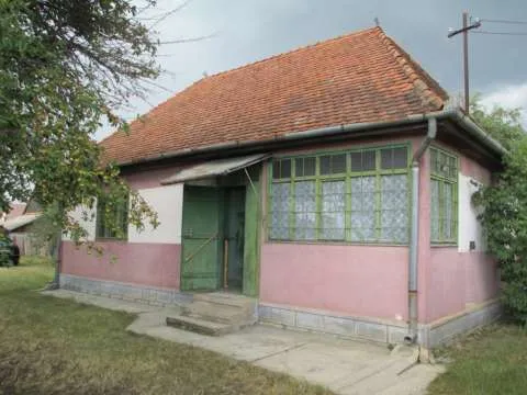 VAND Casa 2 camere + teren comuna Mihaileni - sat Vacaresti , Harghita - Imaginea 2