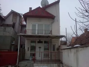 vand casa in turda cu etaj