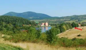 Cabana lac Mujdeni in loc deosebit