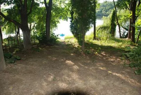 Cabana lac Mujdeni in loc deosebit - Imaginea 6