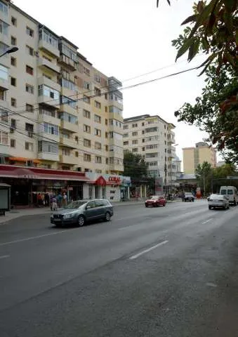 apartament 2 camere,negociabil - Imaginea 2
