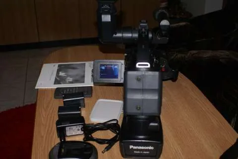 Vand camera digitala Panasonic MD-10000 noua - Imaginea 3
