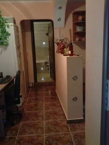 vand apartament 2 camere - Imaginea 6