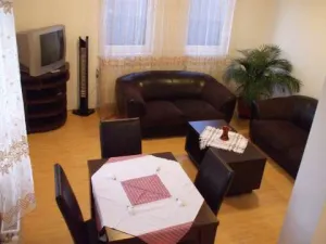 Inchiriez apartament la casa in Miercurea Ciuc