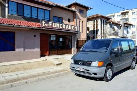 Funerare in Drobeta Turnu Severin! Cele mai avantajoase preturi! Transport funerar! - Imaginea 2