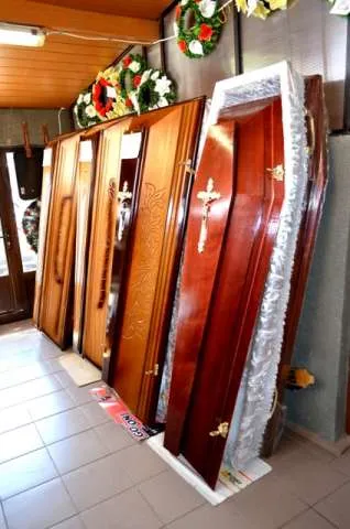 Funerare in Drobeta Turnu Severin! Cele mai avantajoase preturi! Transport funerar! - Imaginea 5