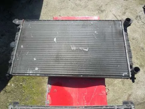 Din dezmembrari radiator apa pentru Laguna. 1 - Imaginea 1