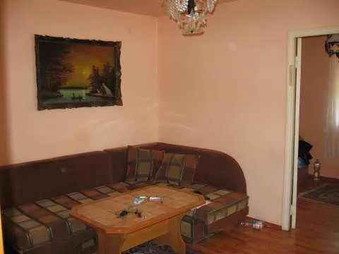 Vand urgent apartament 2 camere  - Imaginea 1