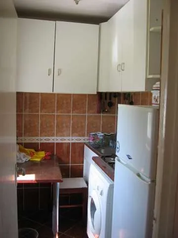 Vand urgent apartament 2 camere  - Imaginea 3