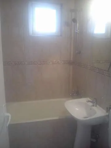 INCHIRIEZ APARTAMENT 2 CAMERE - Imaginea 3