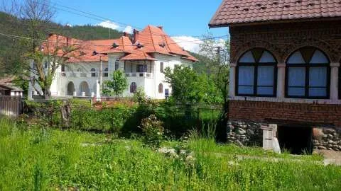 Vand casa si teren Voinesti la iesirea din Campulung Muscel spre cabana Voina - Imaginea 3