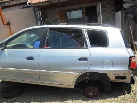 Dezmembrez kia carens an 1999 - Imaginea 5