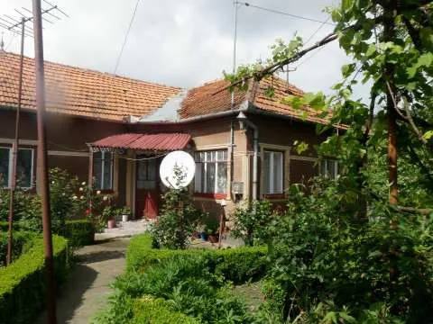 Casa 4 camere cu curte si gradina la 17 km de Deva - Imaginea 2