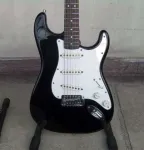 vand doua chitare electrice solo si bass - Miniatura 1