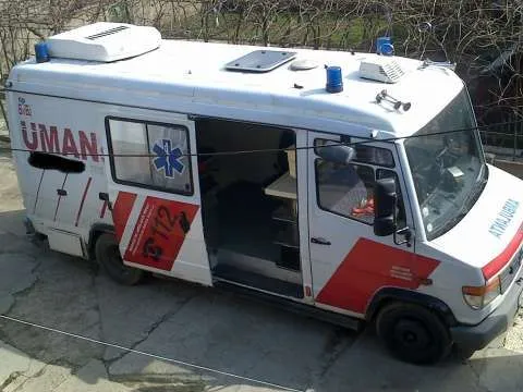 Mercedes Benz ambulanta / salvare / autorulota / laborator mobil - Imaginea 1