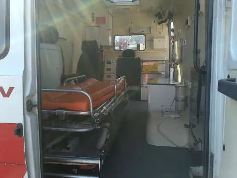 Mercedes Benz ambulanta / salvare / autorulota / laborator mobil - Imaginea 3